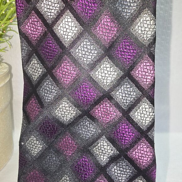 PIERRE CARDIN MENS TIE BLACK WITH PURPLE GRAY SILVER DIAMOND DESIGN EUC - Picture 3 of 5